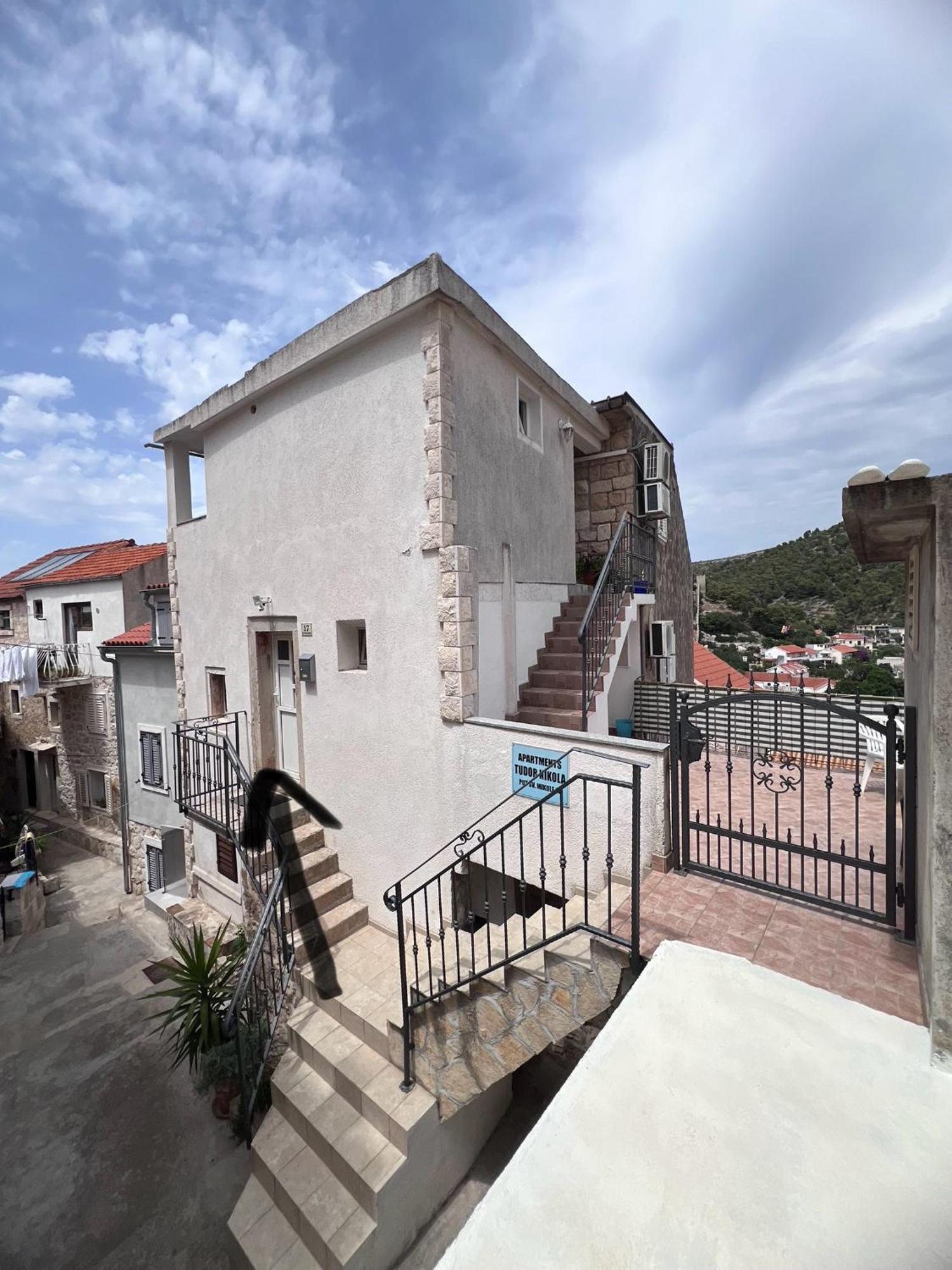 Apartments Tudor Nikola Χβαρ Εξωτερικό φωτογραφία